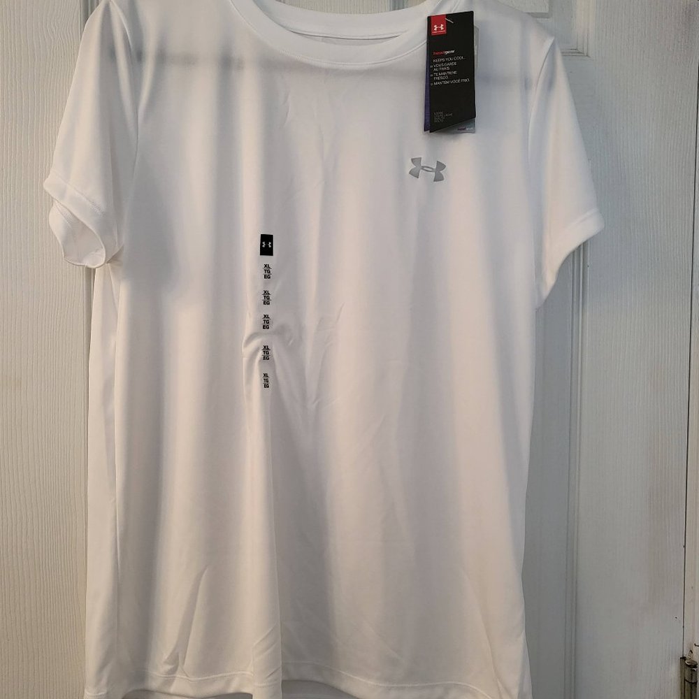 NWT Under Armour Short Sleeve Top